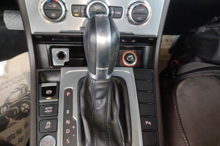 Used Volkswagen Magotan 2012 Travel Edition 2.0 TSI Comfort Version