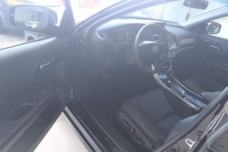 Used Honda Accord 2016 2.0L Luxury Edition