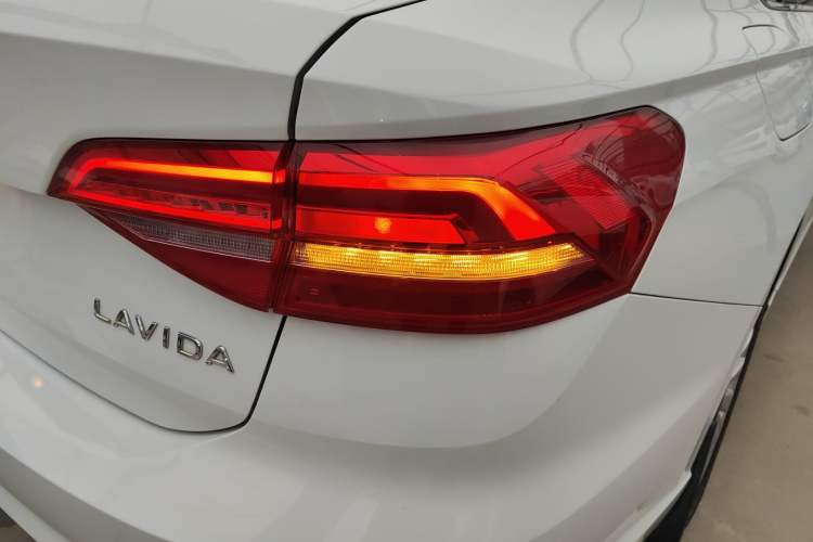 Used Volkswagen Lavida 2019 1.5L Automatic Comfort Edition China VI Standard