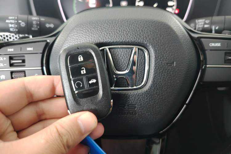 Used Honda Civic 2023 2.0L eHEV Pioneer Edition
