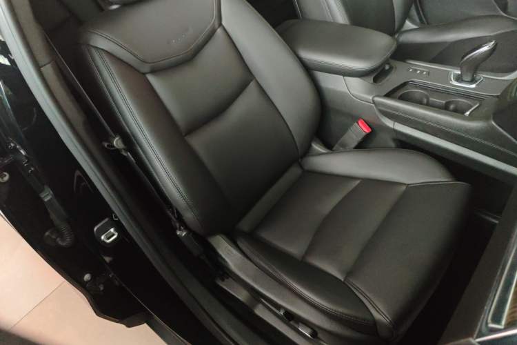 Used Cadillac XT5 2018 28E Four-Wheel Drive Tech Version
