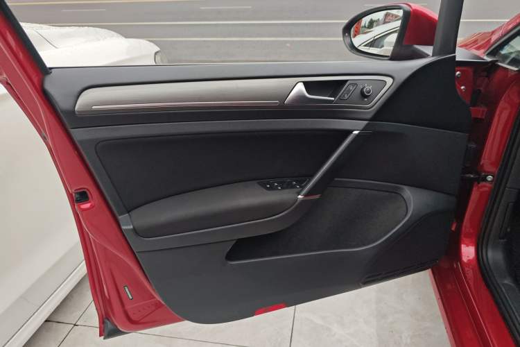 Used Volkswagen Golf 2016 1.6L Automatic Comfort Model
