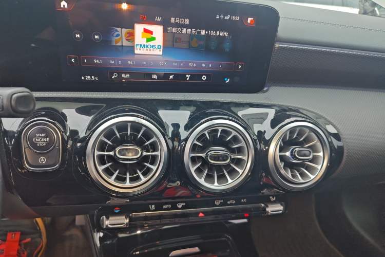 Used Mercedes-Benz A-Class 2022 Revised Version A 200 L Sport Sedan Fashionable Style