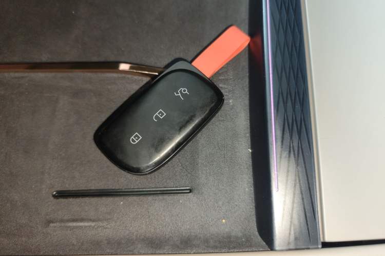 Used Lynk & Co Z10 2025 95 kWh 806 km Range Rear-Wheel Drive Advanced Driver-Assistance System Max
