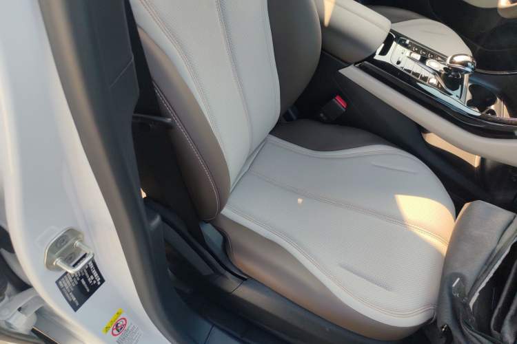 Used BYD Qin PLUS 2024 HONOR Edition DM-i 55KM Leading Model
