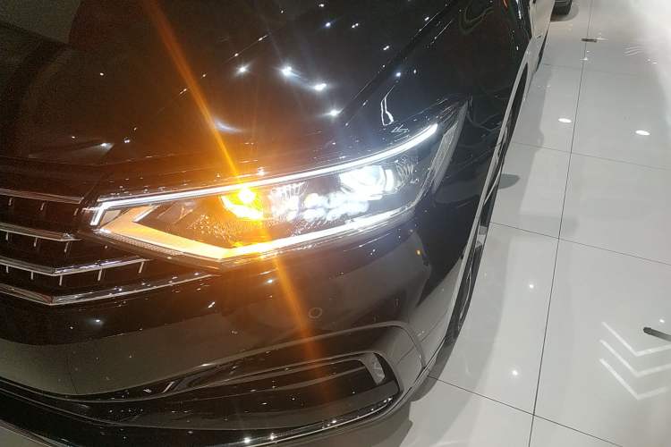 Used Volkswagen Magotan 2026 30 Million Vehicles Selected Model 380TSI DSG Luxury Edition
