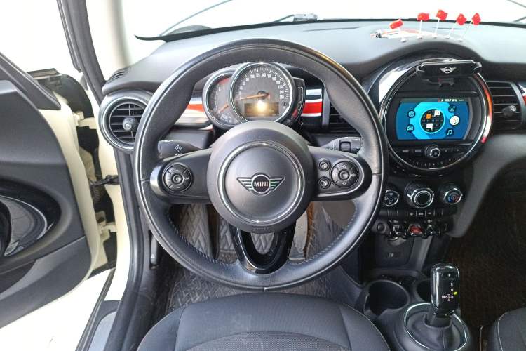 Used  MINI 2019 1.5T ONE PLUS
