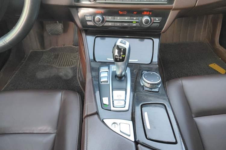 Used BMW 5 Series 2014 525Li Luxury Design Package
