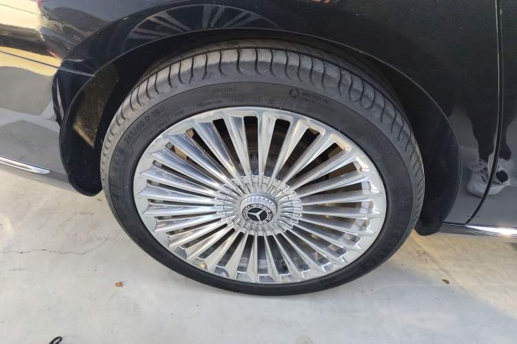 Used Mercedes-Benz E-Class 2019 Facelifted E 300 L Stylish Version
