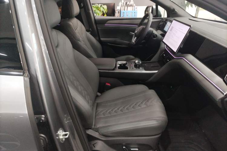 Used BYD Song L DM-i 2025 Intelligent Driving Version 112 km Beyond-Range Type
