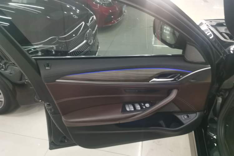 Used BMW 5 Series 2019 530Li Luxury Edition Premium Package
