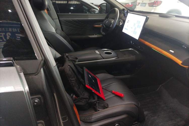 Used  S07 2024 215Max Range-Extended Version
