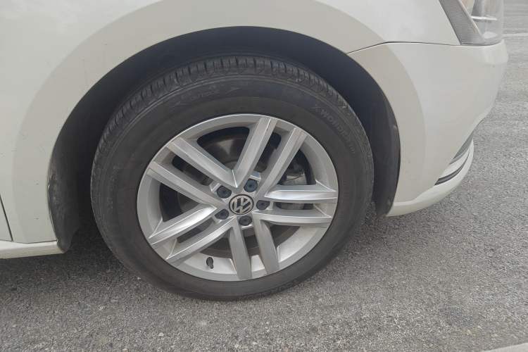 Used Volkswagen Gran Lavida 2015 1.6L Automatic Comfort Edition