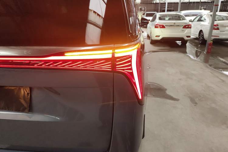 Used Buick Century 2023 2.0T Seven-Seater Yinshi Edition
