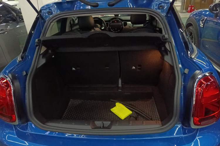 Used  MINI 2022 1.5T COOPER Classic Edition Five-Door Version
