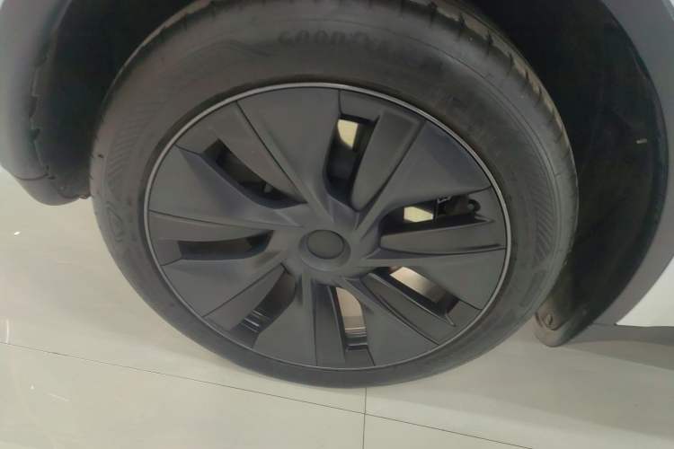 Used Tesla Model Y 2024 Rear-Wheel-Drive Version
