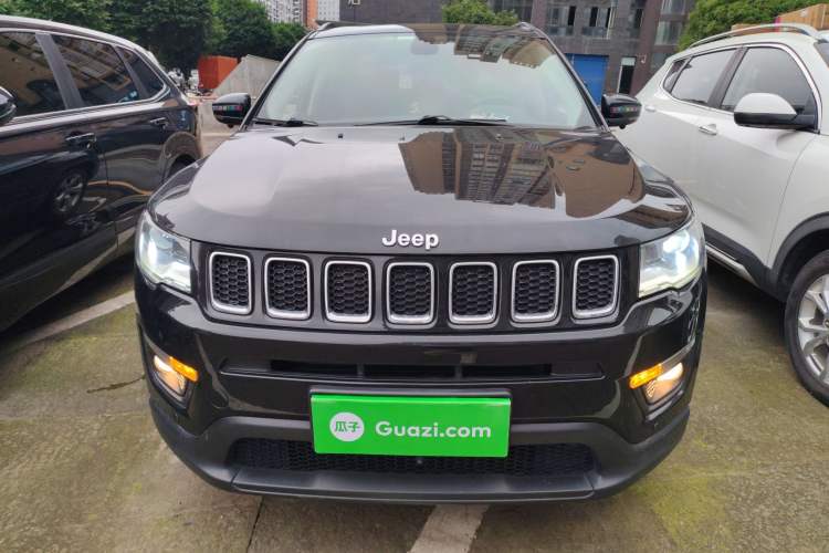 Used  Compass 2017 200T Automatic Family Edition
