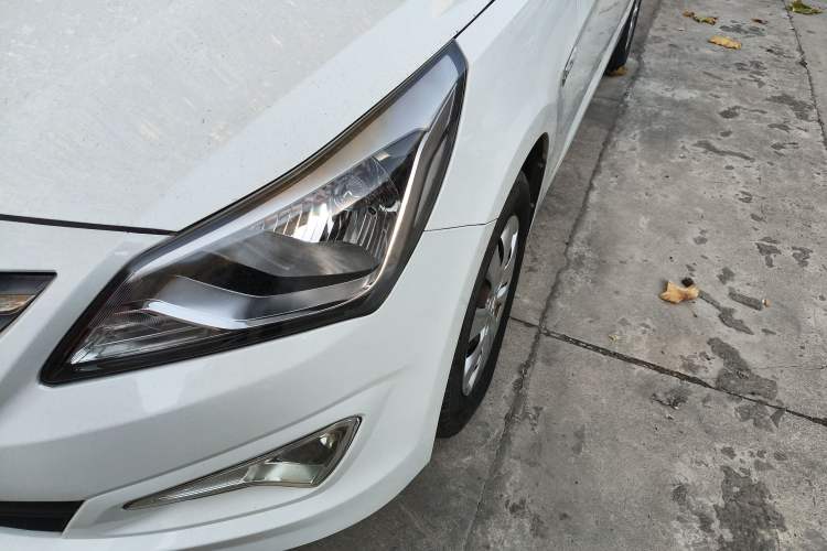 Used Hyundai Verna 2014 1.4L Manual Smart GLS Trim
