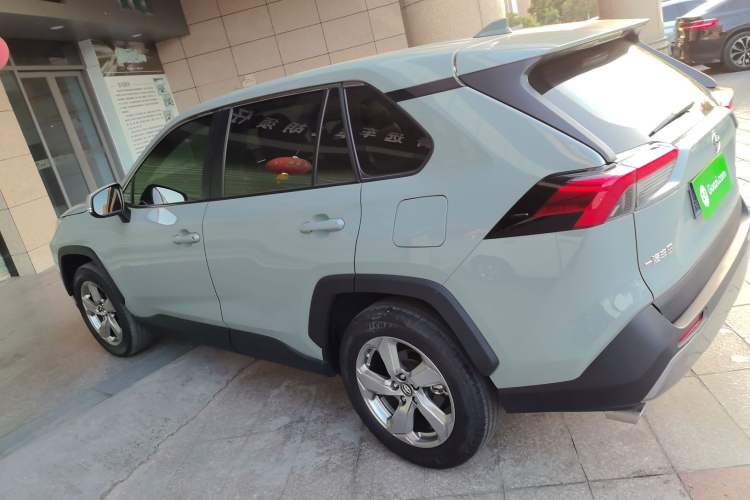 Used Toyota RAV4 2022 2.0L CVT Two-Wheel Drive Fashion Edition
