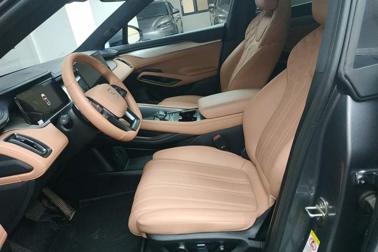 Used BYD Song L EV 2025 Intelligent Driving Version 662 km LiDAR Excellence Edition
