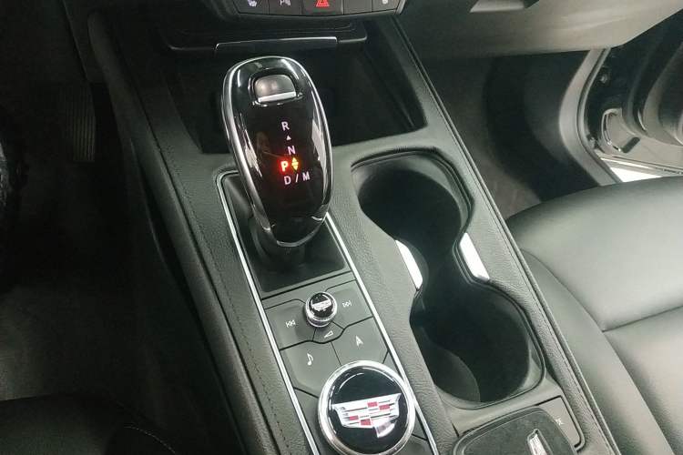 Used Cadillac XT4 2020 28T Two-Wheel-Drive Leading Version
