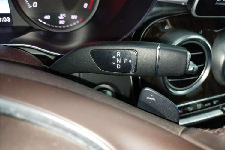 Used Mercedes-Benz GLC 2018 GLC 260 4MATIC Luxury Model
