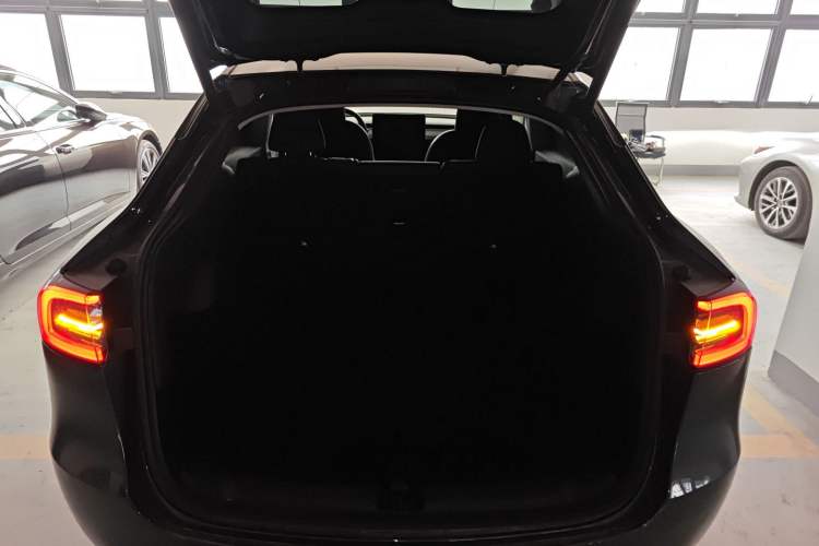 Used Tesla Model Y 2024 Rear-Wheel-Drive Version
