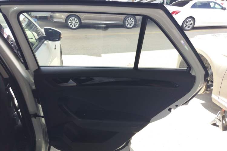 Used Volkswagen T-ROC 2020 280TSI DSG Two-Wheel Drive Comfort Version
