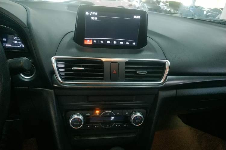 Used Mazda Mazda 3 Axela 2017 Sedan 2.0L Automatic Prestige Model China V Standard
