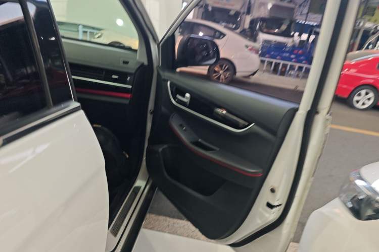 Used FORTHING Joyear X6 2017 Jingxiang Series 1.5T Manual Luxury Model
