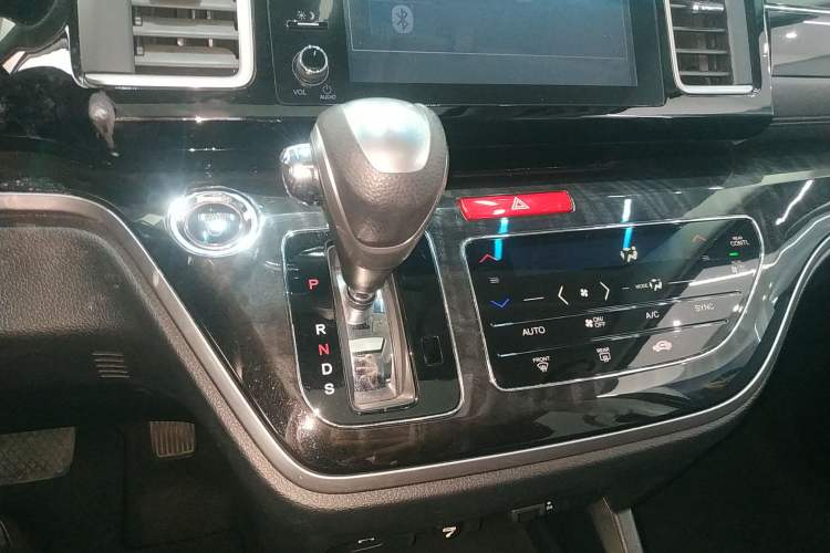 Used Honda Elysion 2019 2.0L Hybrid Luxury Edition