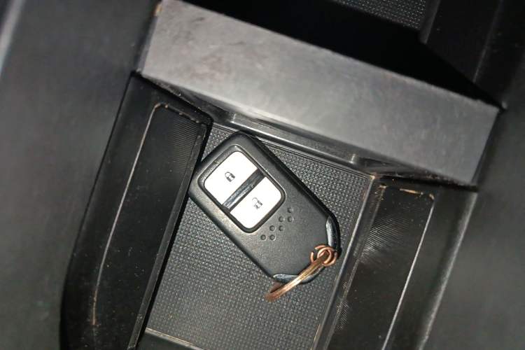 Used Honda Vezel 2015 1.8L CVT 2WD Luxury Model
