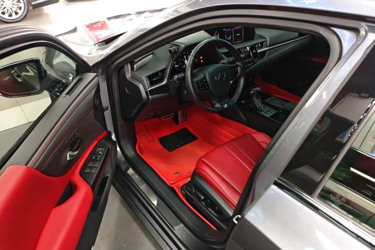 Used Lexus ES 2020 260 F SPORT
