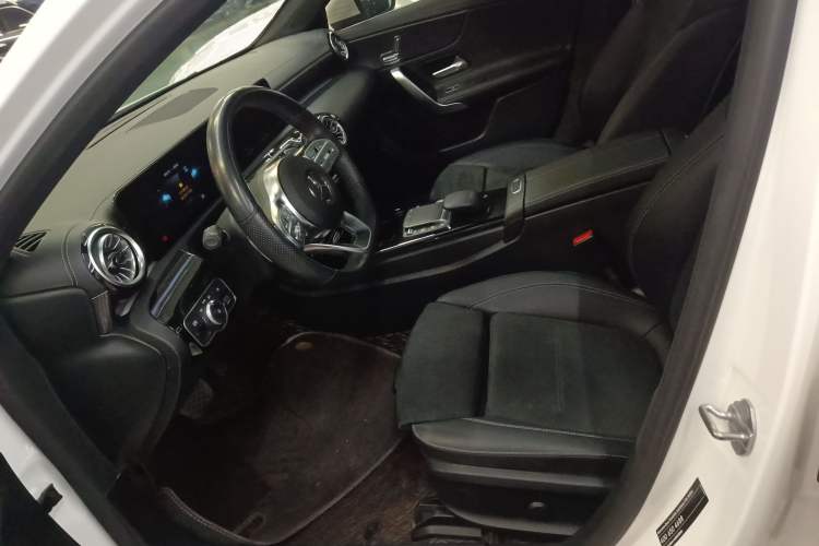 Used Mercedes-Benz A-Class 2021 A 200 L Sport Sedan Fashion Model
