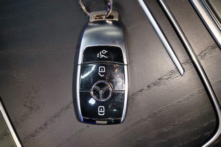 Used Mercedes-Benz E-Class 2023 Restyled E 300 L Sporty and Stylish Edition
