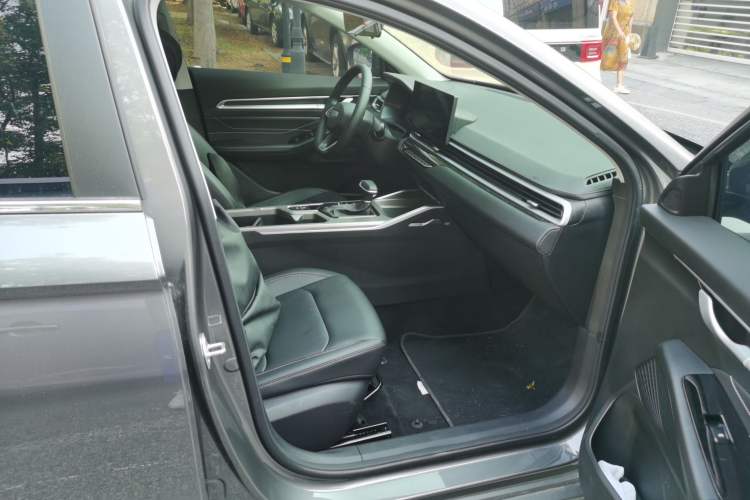 Used Geely Auto Emgrand 2025 4th Generation 1.5L CVT Luxury Version
