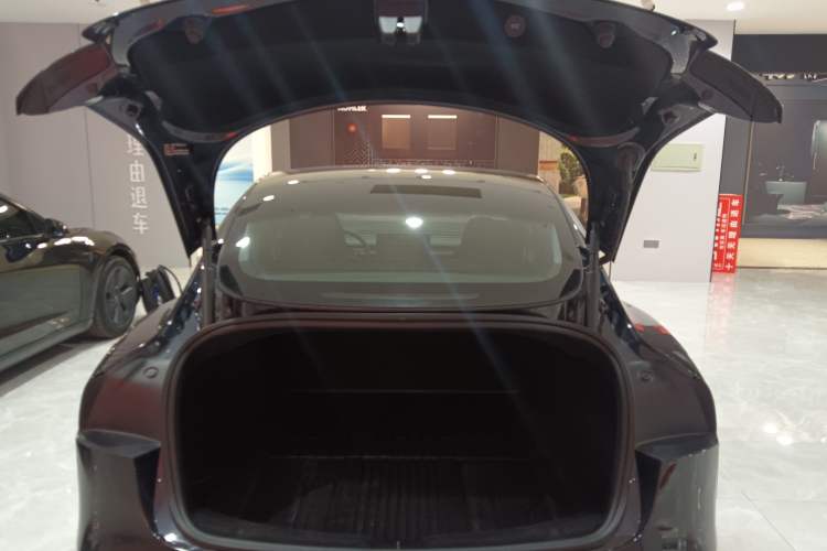 Used Tesla Model 3 2023 Rear-Wheel-Drive Version
