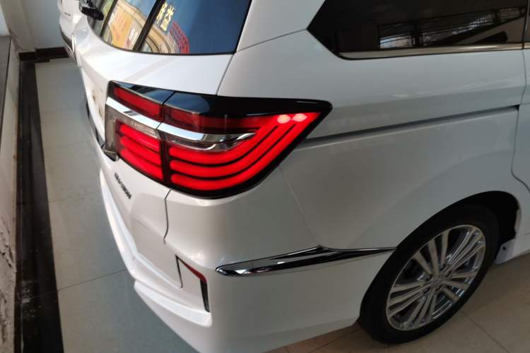 Used Honda Elysion 2016 2.4L Luxury Edition
