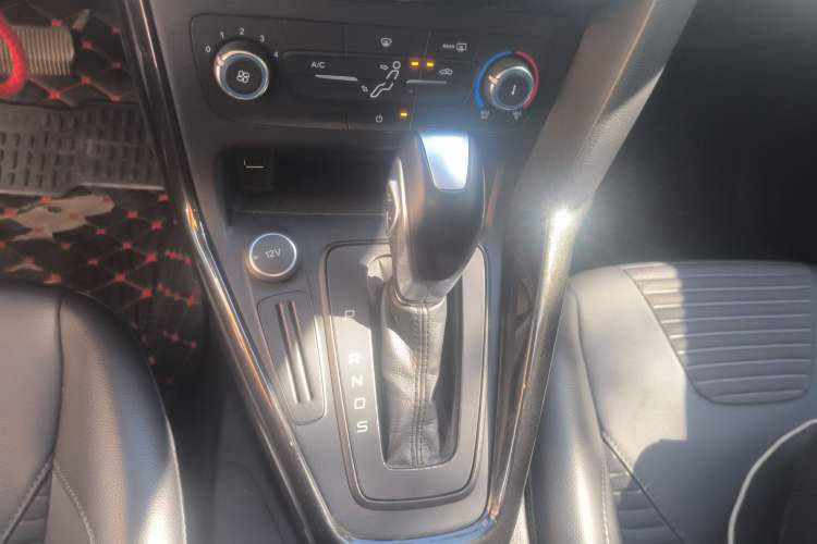 Used Ford Focus 2018 Hatchback Classic 1.6L Automatic Trendy SmartDrive Edition