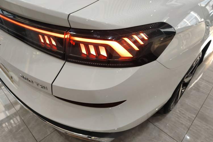 Used Volkswagen Lamando 2024 Lavida L 280TSI DSG Cool & Spicy Edition
