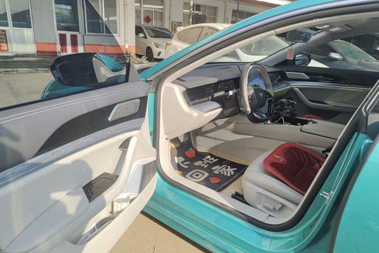 Used NETA S 2022 Extended-Range Version 1160 km Range Rear-Wheel Drive Mid-Grade