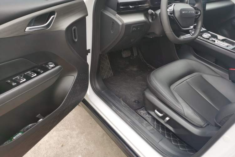 Used Wuling Xingguang 2024 Co-Creation Edition 70 Standard Model