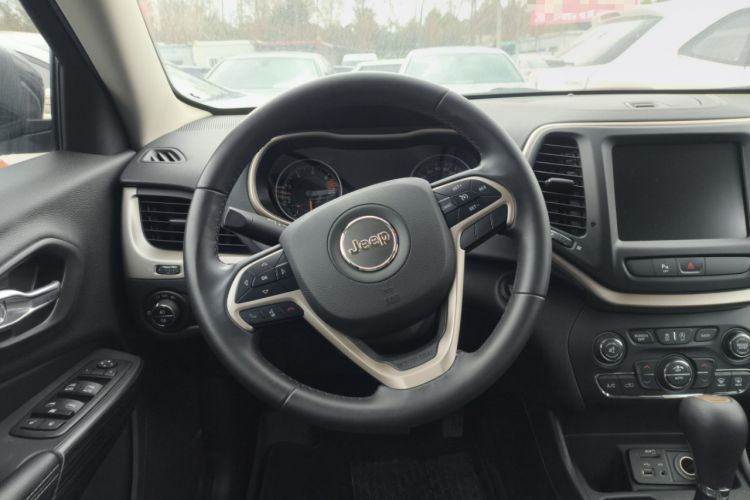 Used  Cherokee 2017 2.0L Superior Edition