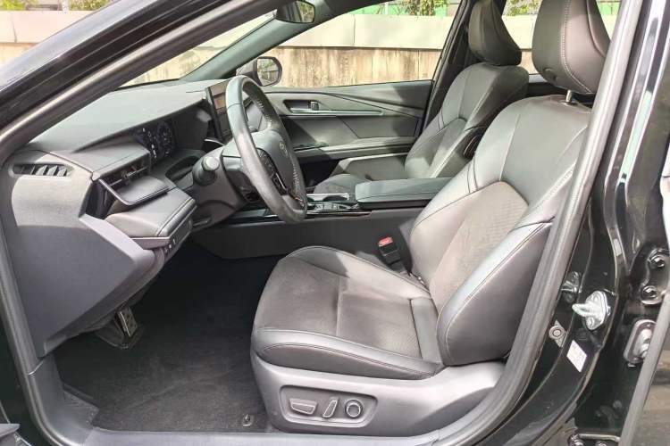 Used Toyota Camry 2024 Dual-Motor 2.0HS Sport Edition
