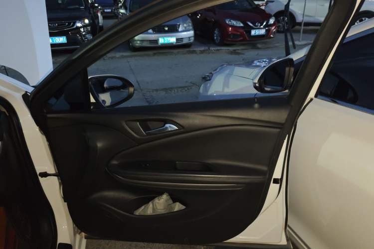 Used Buick Verano 2018 Sedan 20T Dual-Clutch Elite Model
