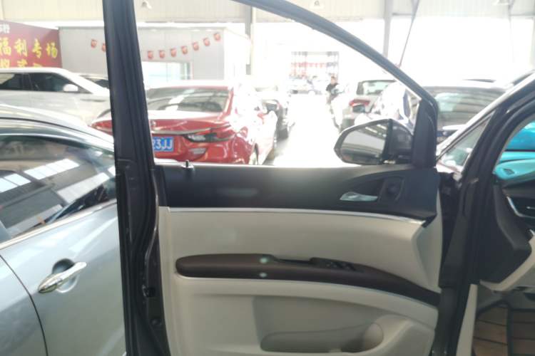 Used Buick GL8 2023 Land Executive Class Smart Enjoyment Model
