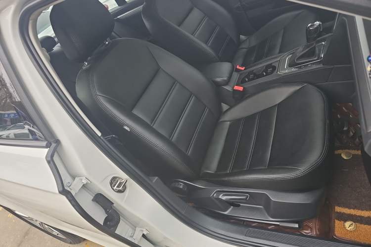 Used Volkswagen Lamando 2019 230TSI DSG Fashion Edition China VI
