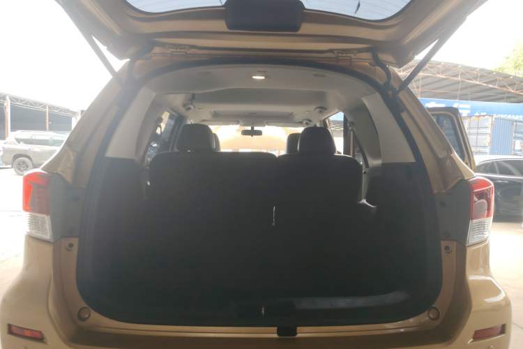 Used Nissan Terra 2018 2.5L Automatic 4x4 Luxury Edition
