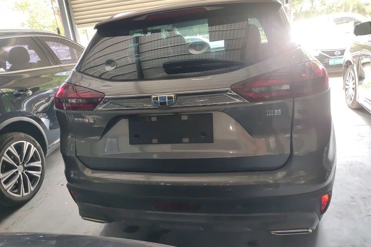 Used Geely Auto Emgrand X7 Sport 2018 1.8TD Automatic Two-Wheel Drive ZhiZun Model with 4G Connectivity
