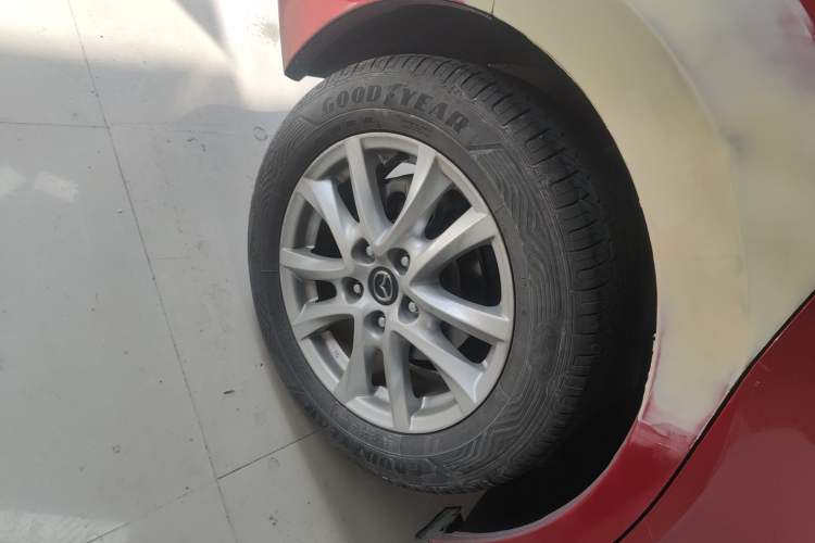 Used Mazda Mazda 3 Axela 2016 Sedan 1.5L Automatic Luxury Model
